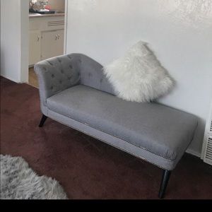 Meet your Posher, Lloana